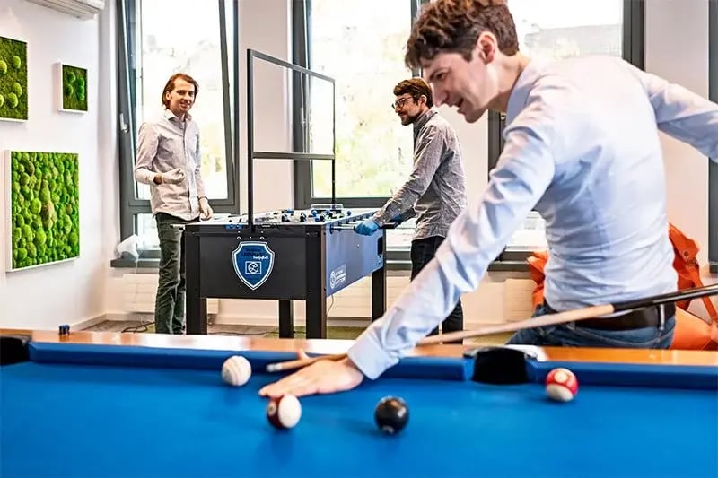 Billiard-Tisch_800x533